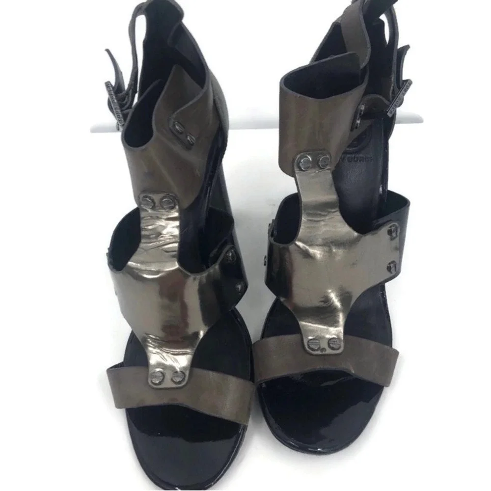 Tory Burch black and silver strap he'll size‎ 9.5M
